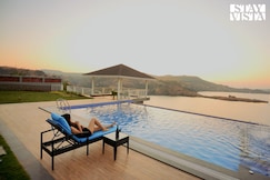 StayVista at The Aquamarine Villa , Igatpuri