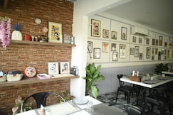 Hotel Purple Orchid, Chariduar