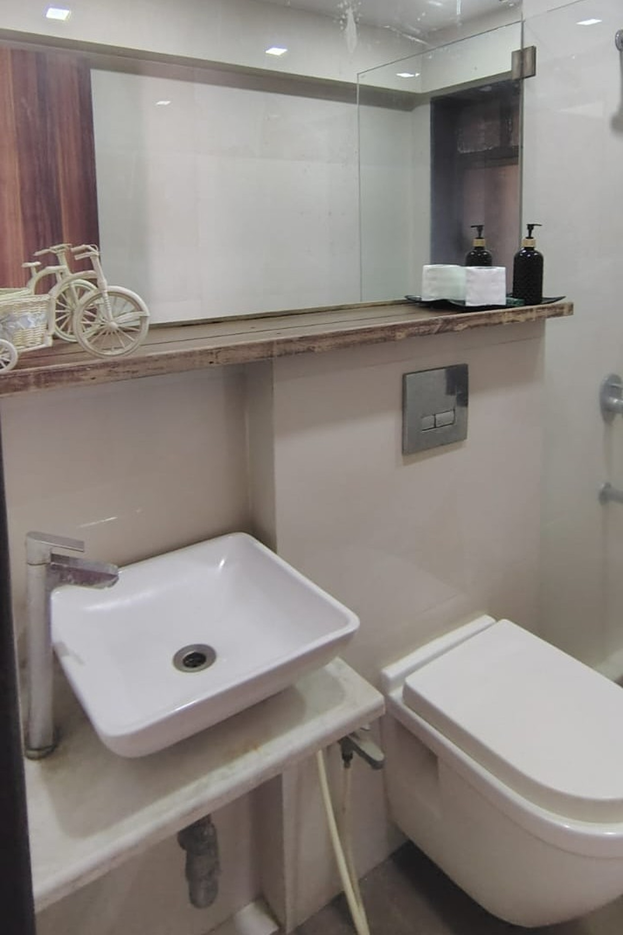 KAE Residency Mumbai - Tap to explore photos
