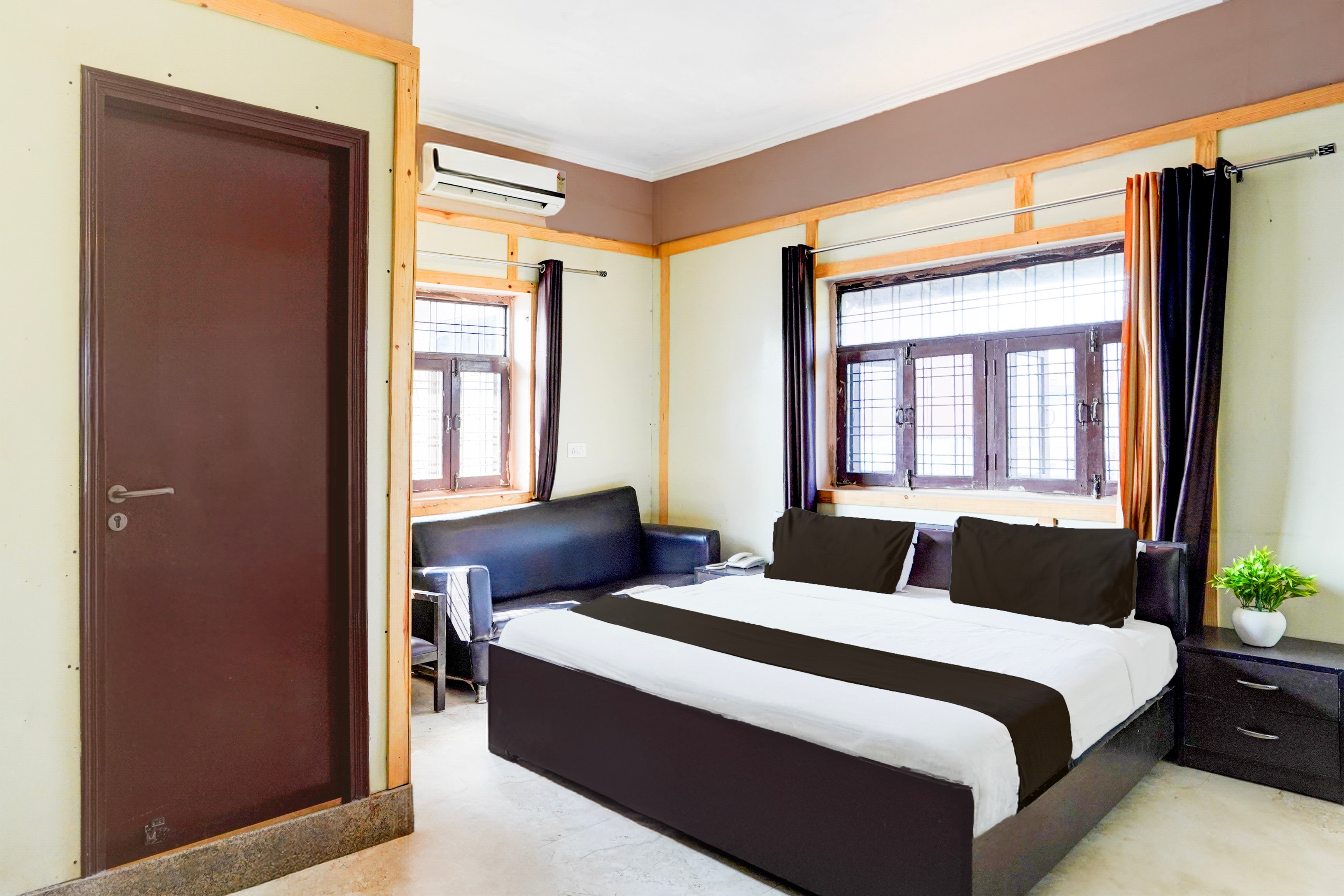 Super Hotel O GMS Road Ballupur Chowk - Tap to explore photos