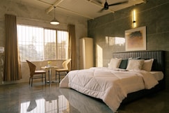 SHREE LODGING & BOARDING, Thane