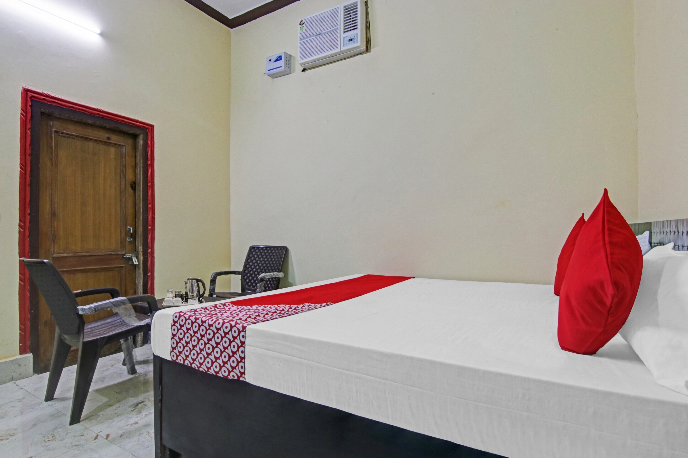 Hotel O Bansi Hotel & Party Hall - Tap to explore photos