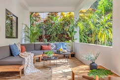 Assagao Hideaway Modern 2BHK AC Free Parking, Goa
