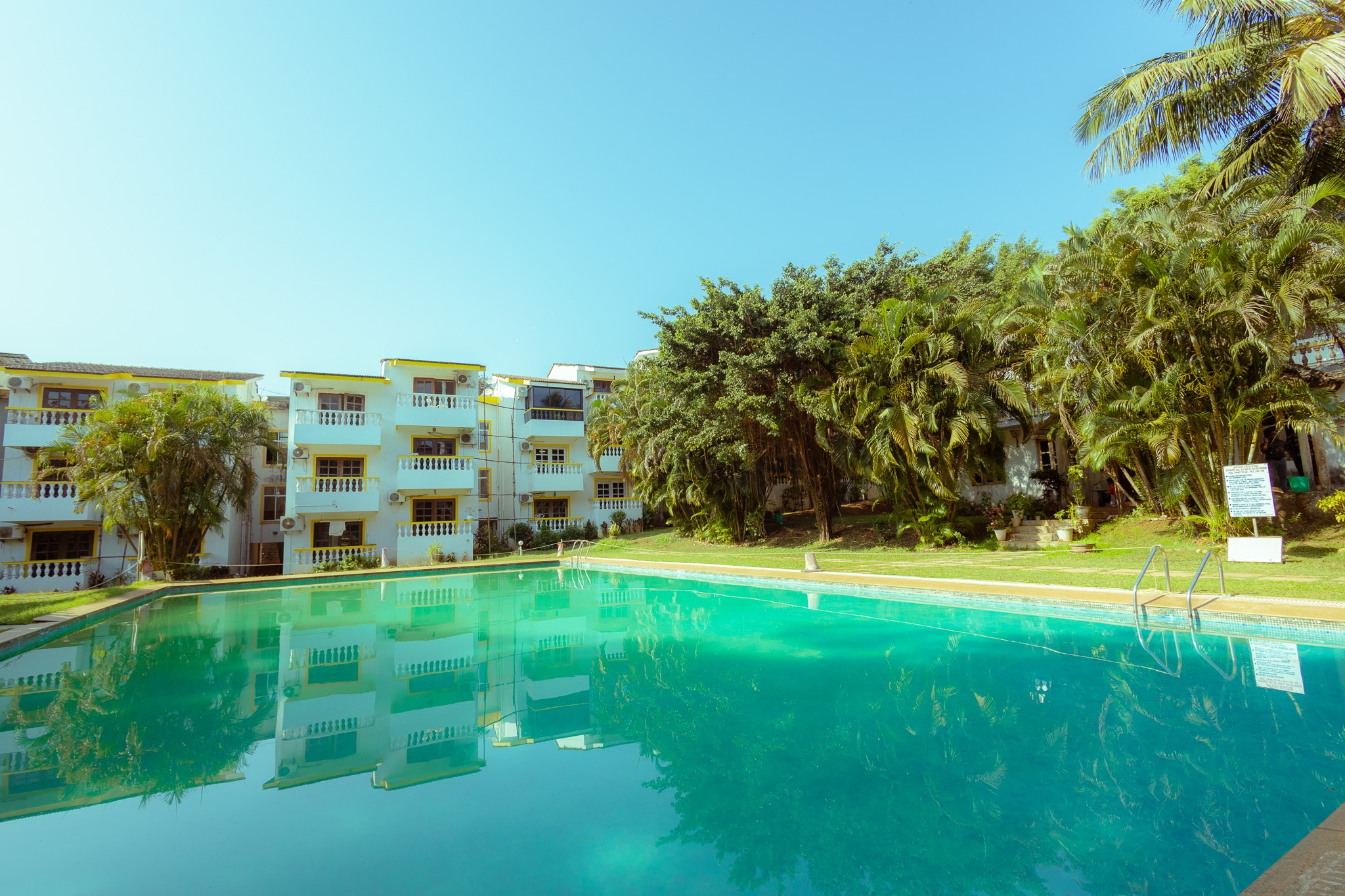 Villa Nazuri 3BHK Luxurious Villa w Caretaker in Candolim - Tap to explore photos