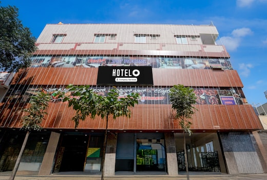 Super Hotel O Jodi Sri Muneshwara Swamy Temple