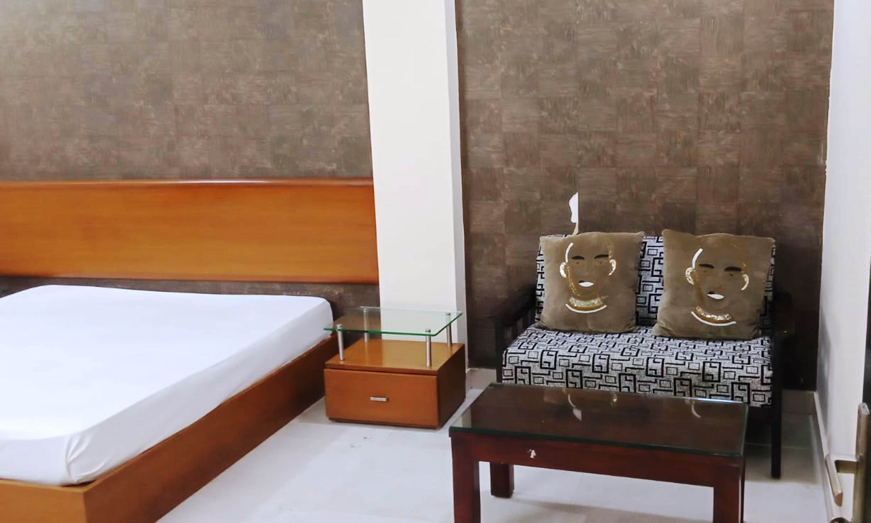 Boutique Stay Gurgaon - Tap to explore photos