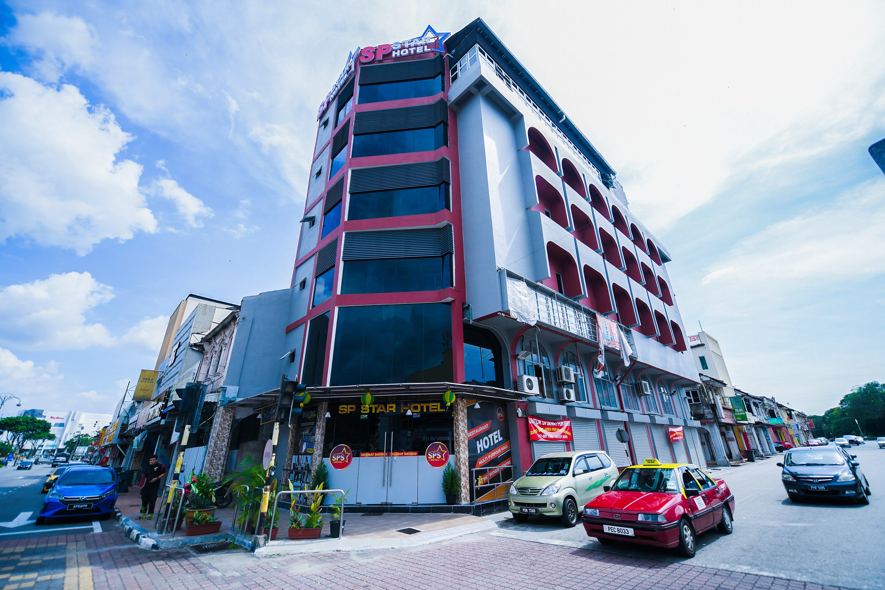 Super OYO Capital O 90543 Sp Star Hotel - Tap to explore photos
