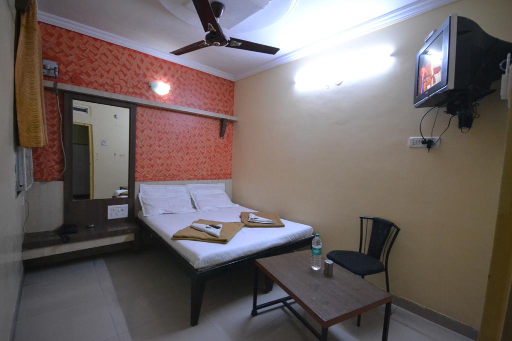 HOTEL MADHAVA 5