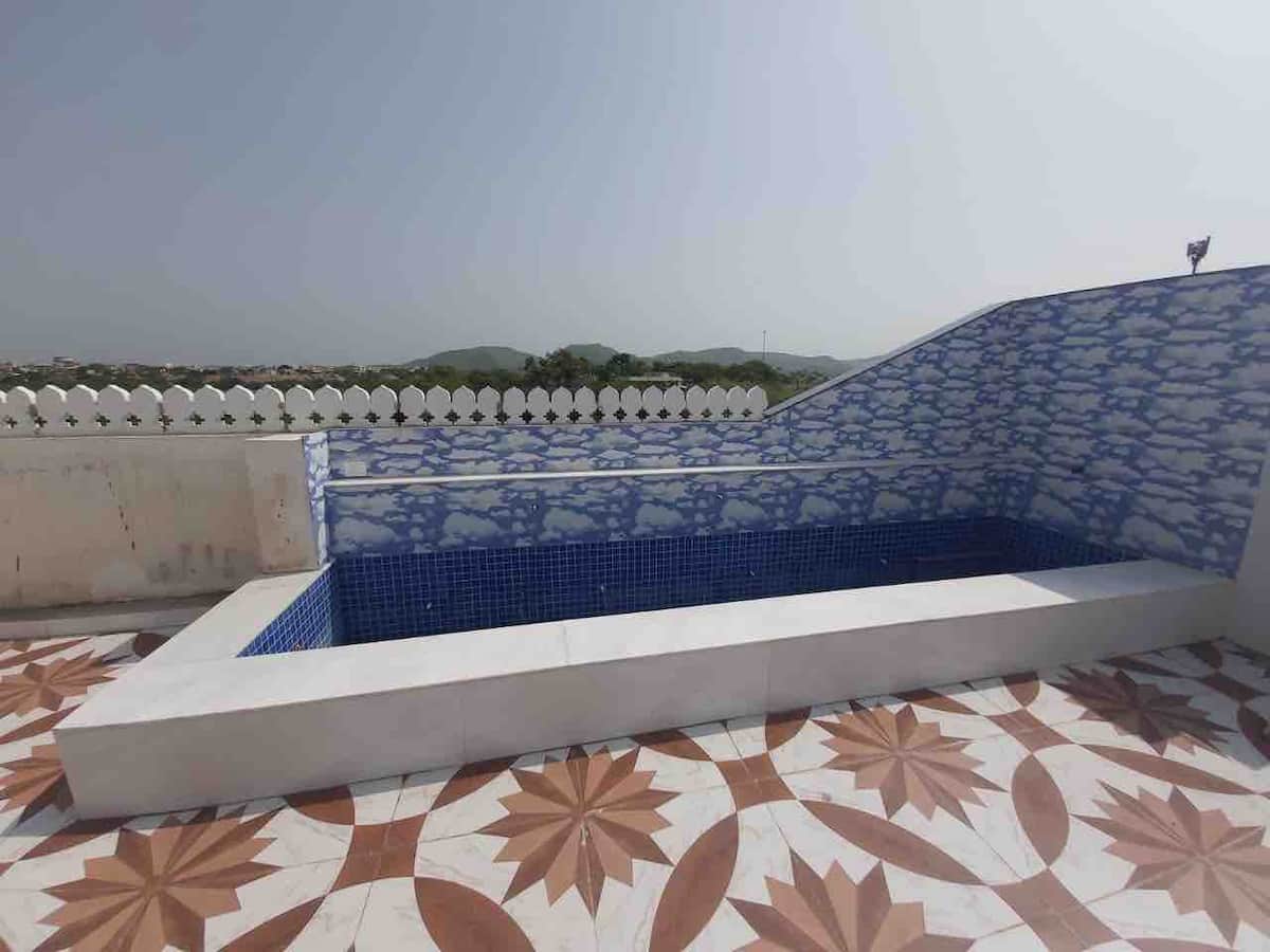 Karni Villa- Lovely 2 BHK flat with a private pool and terrace - Tap to explore photos