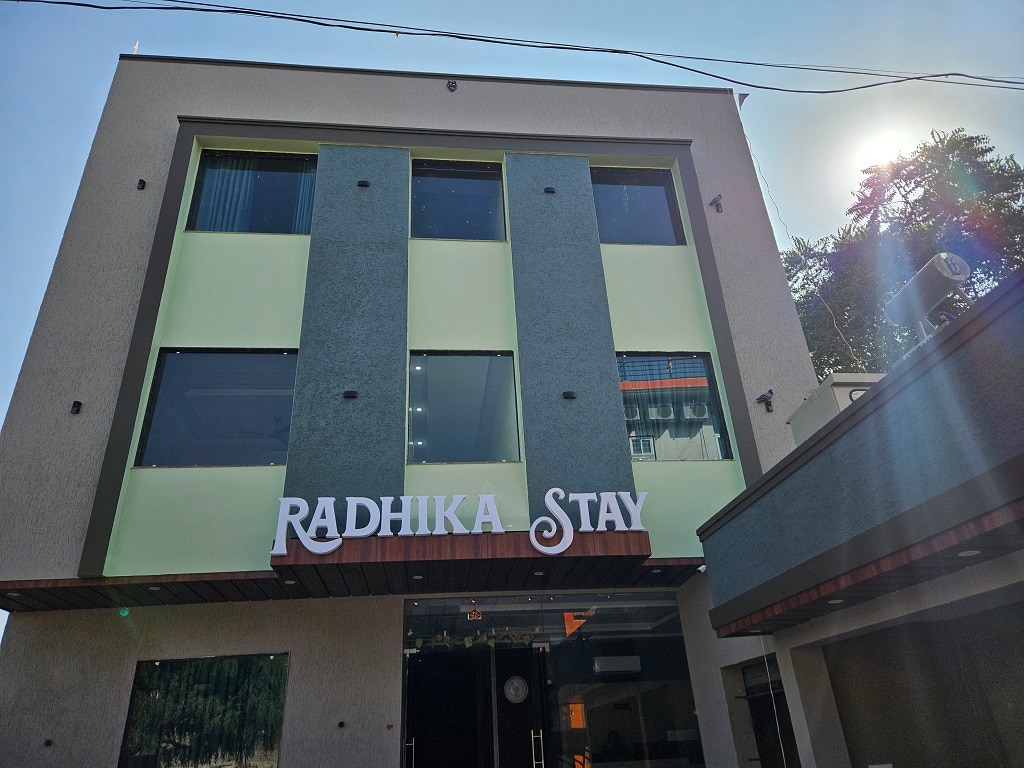 Hotel Radhika Stay- walking disctance from Salasar Balaji - Tap to explore photos