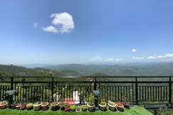 The cloudhouse, Shoghi