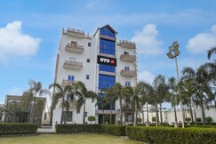 Hotel O Yash Hotel Lawn And Banquet, Varanasi