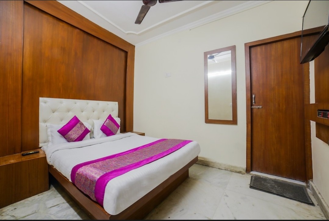 Hotel shyam Palace dx - Tap to explore photos
