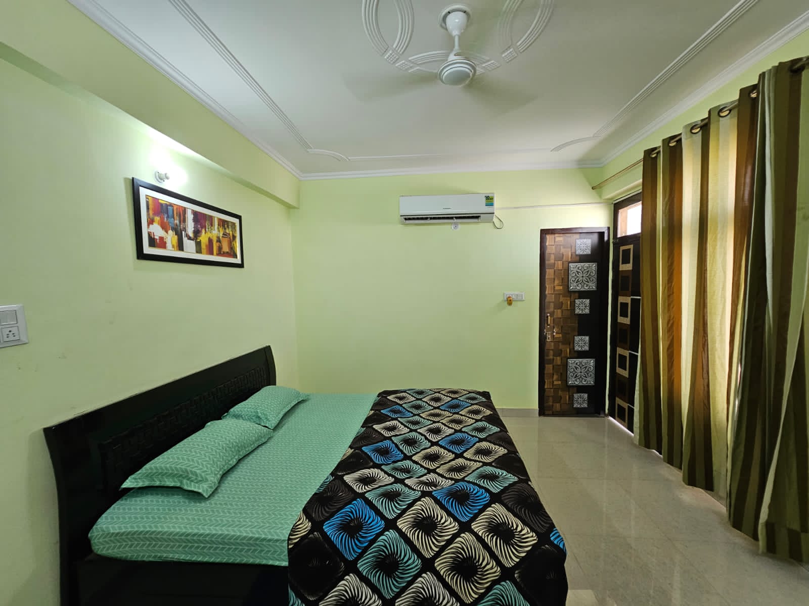L301 1BHK in Krishna Nagar Lucknow - Tap to explore photos