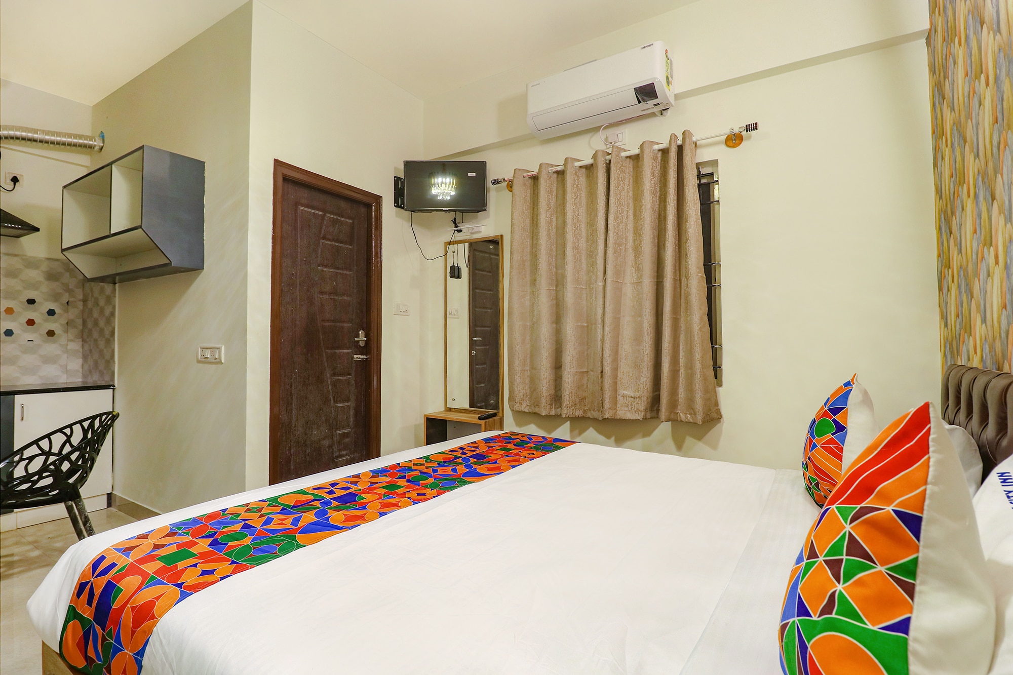 FabHotel E City Inn - 3km from Infosys Campus - Tap to explore photos