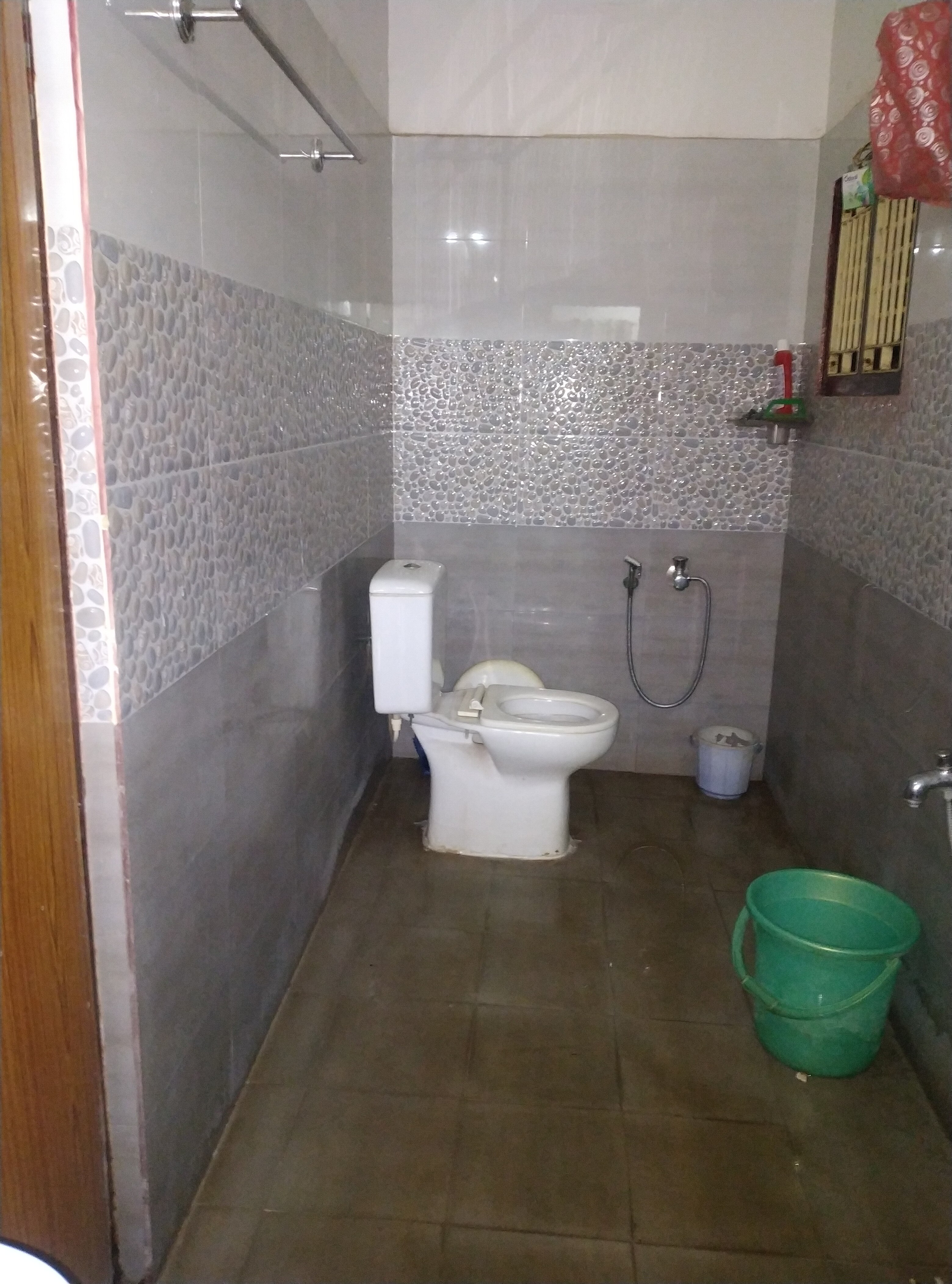 Sri Sai Guest house - Tap to explore photos