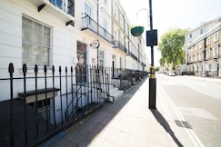 OYO Vegas Hotel,  London