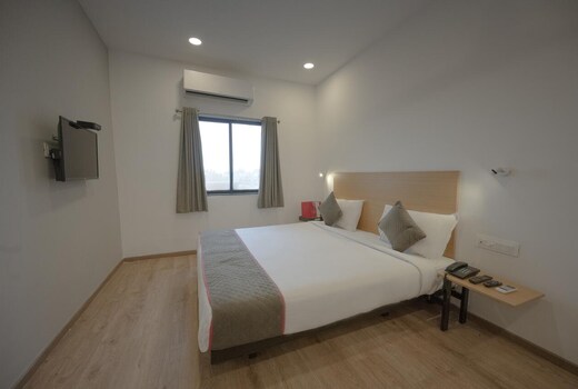 Hotel Summit