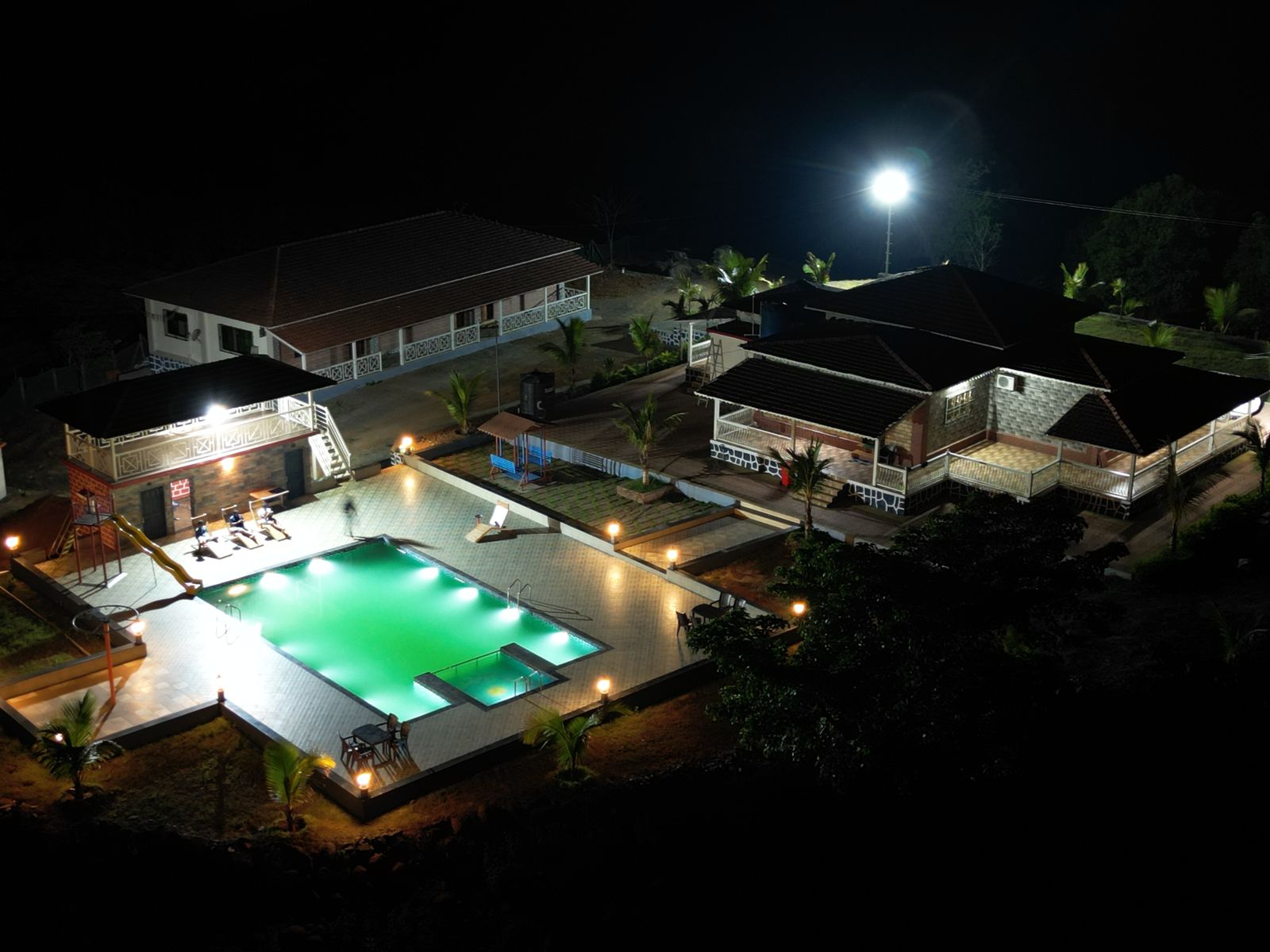 Velora Hills 4Bhk,Pali By Country Escape - Tap to explore photos