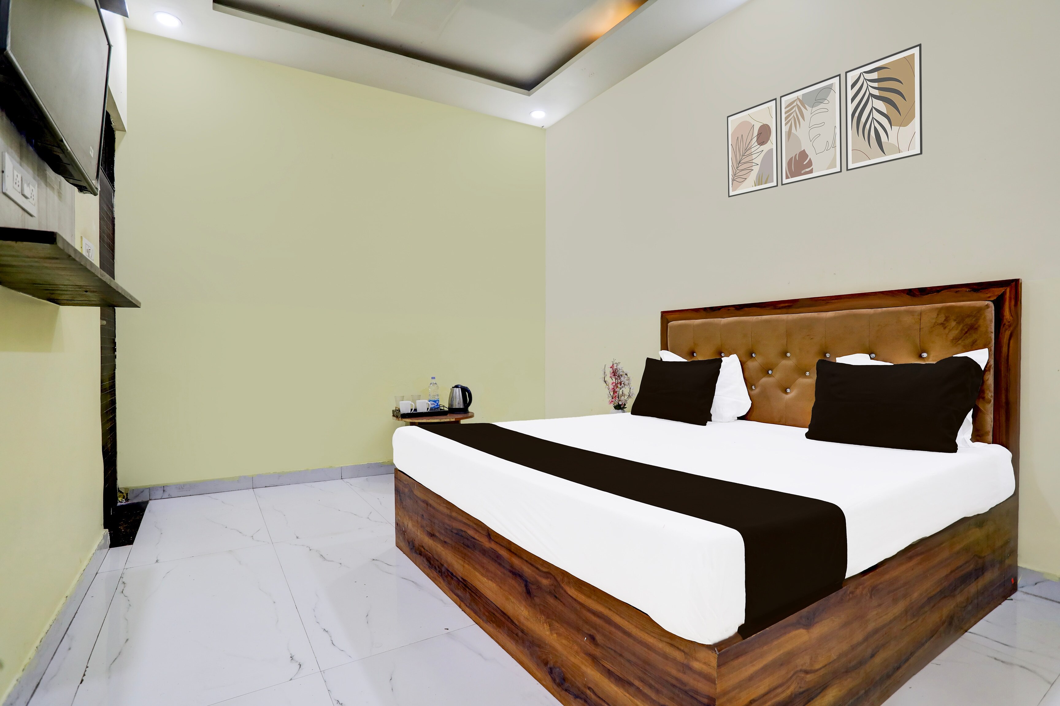 Hotel O AKASH - Tap to explore photos