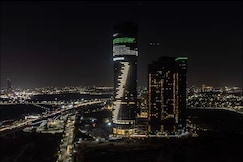 Couple friendly Stay At Supernova Noida, Noida