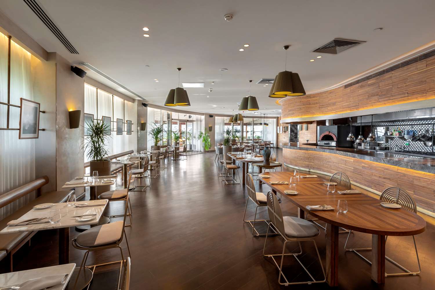 Radisson Blu Hotel Istanbul Ottomare - Tap to explore photos