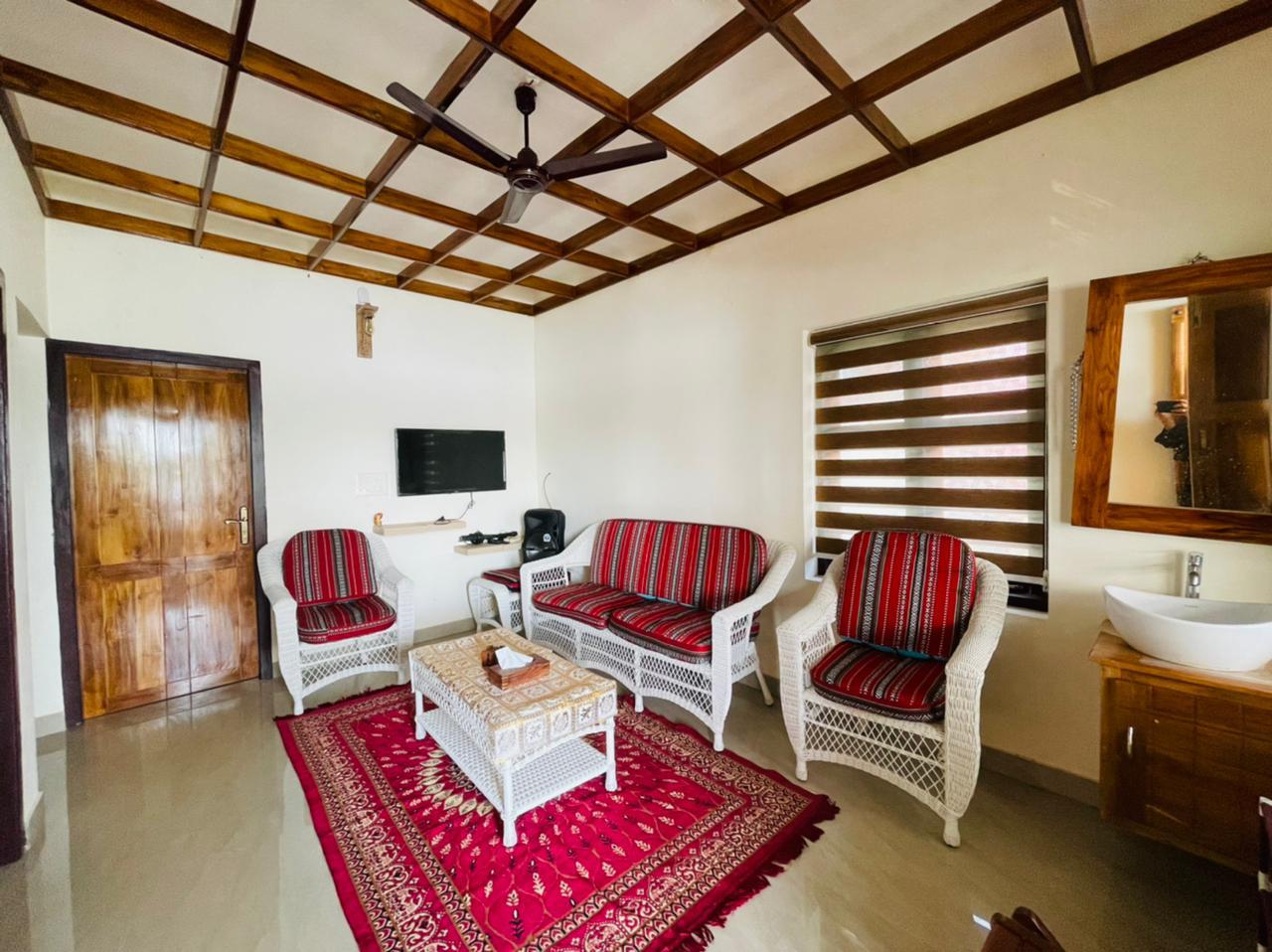Kavvayi River View Cottage - Tap to explore photos