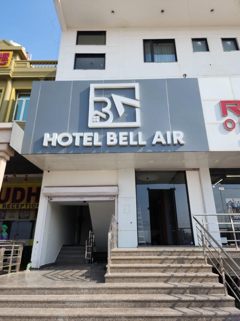 Hotel Bell Air - Tap to explore photos