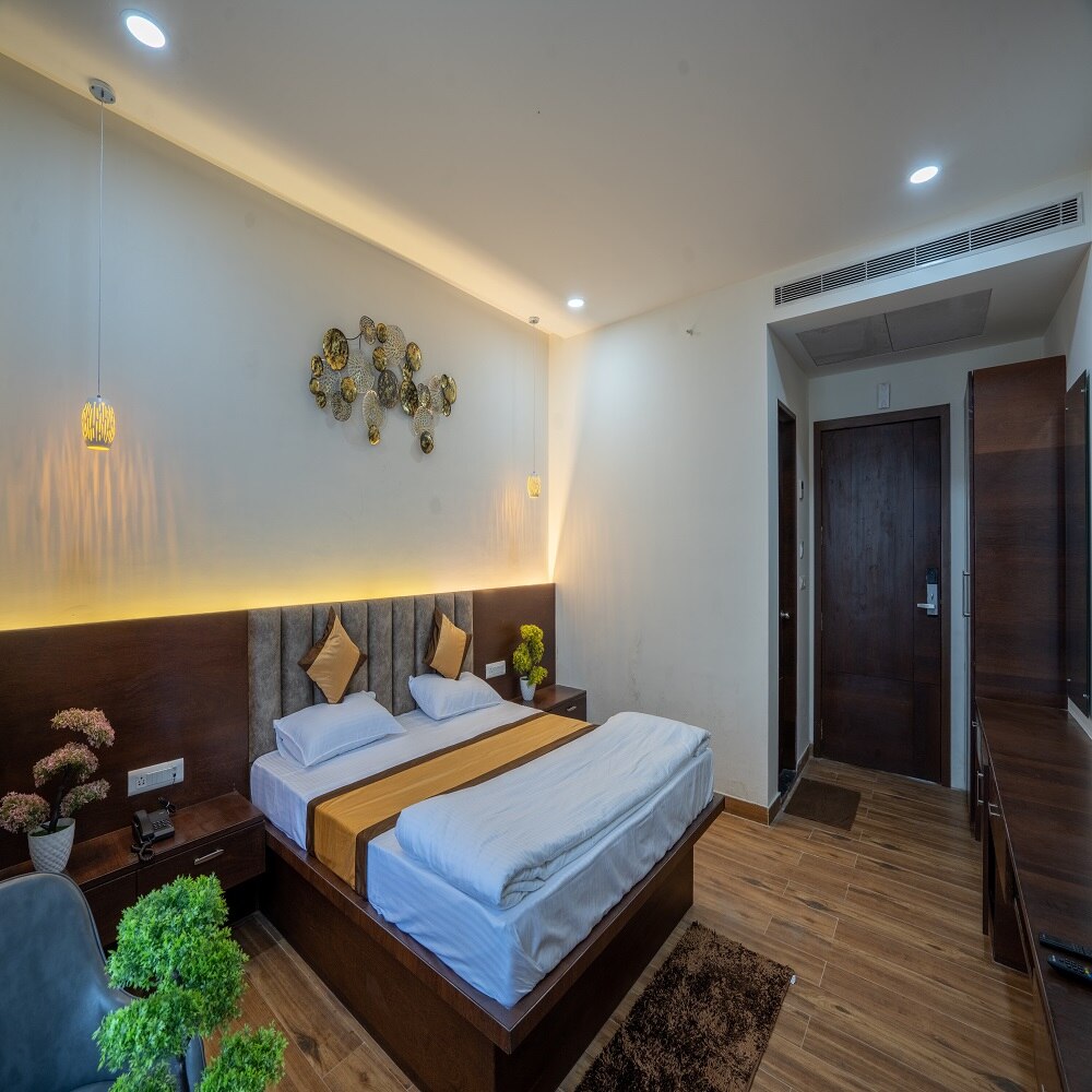 HOTEL SAI TRISHUL GRAND RESTAURANT & BAR - Tap to explore photos