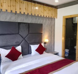 Lake view room