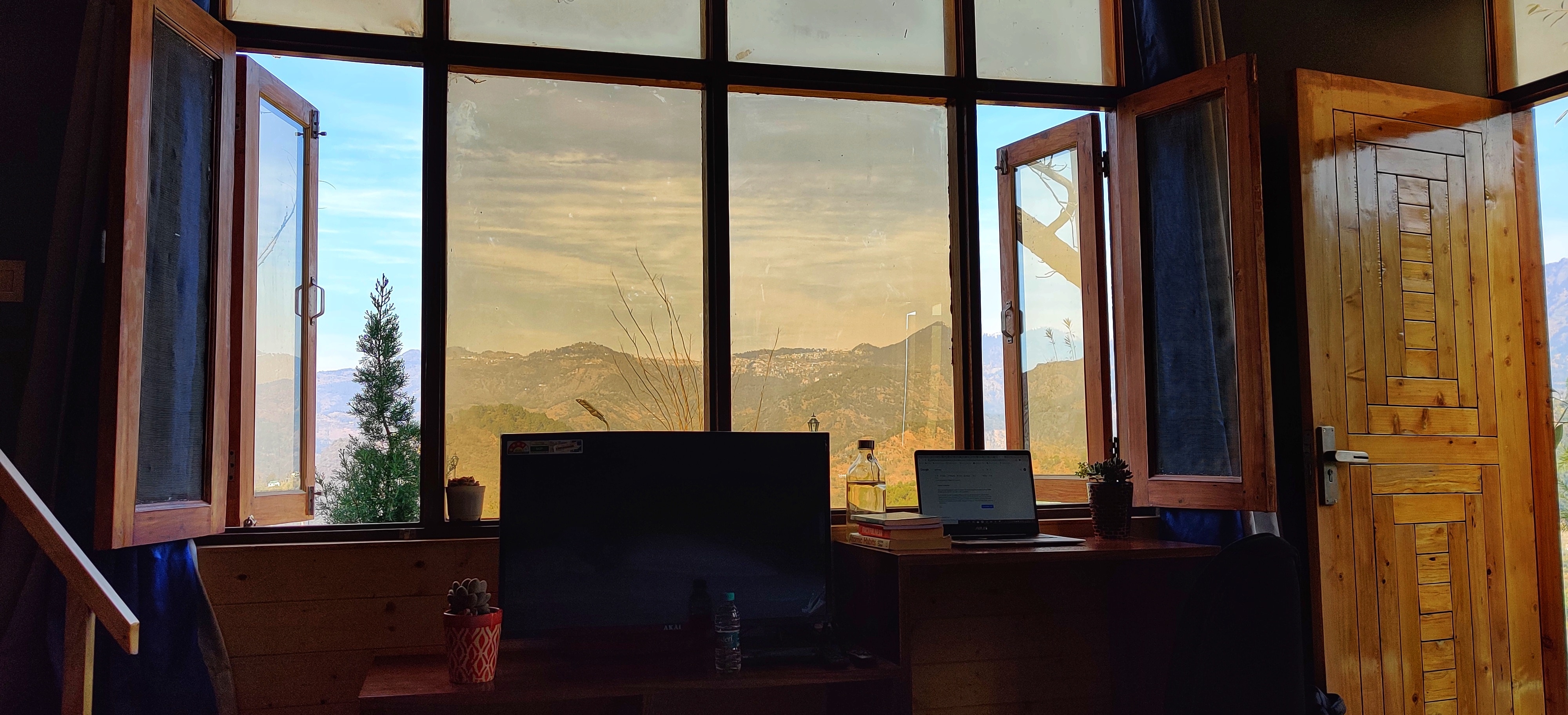 Lacasa Luxury Stays | Rooms & Guided Treks - Tap to explore photos