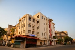 FabHotel Blue Moon Home Stay, Delhi