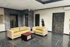 Hotel Selfie Inn, Ahmedabad