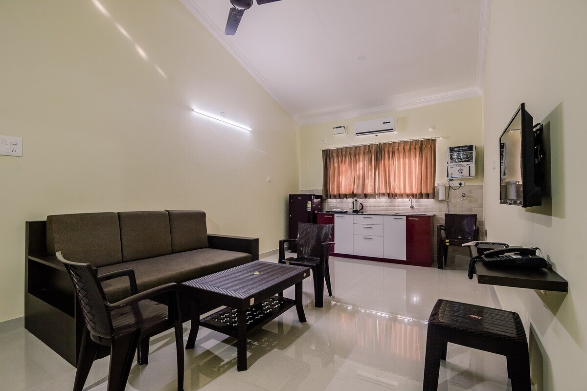 Luxury 2BHK Apartment with Pool Anjuna Vagator - Tap to explore photos