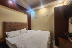 Oly Hotel Royal Orbit, Delhi