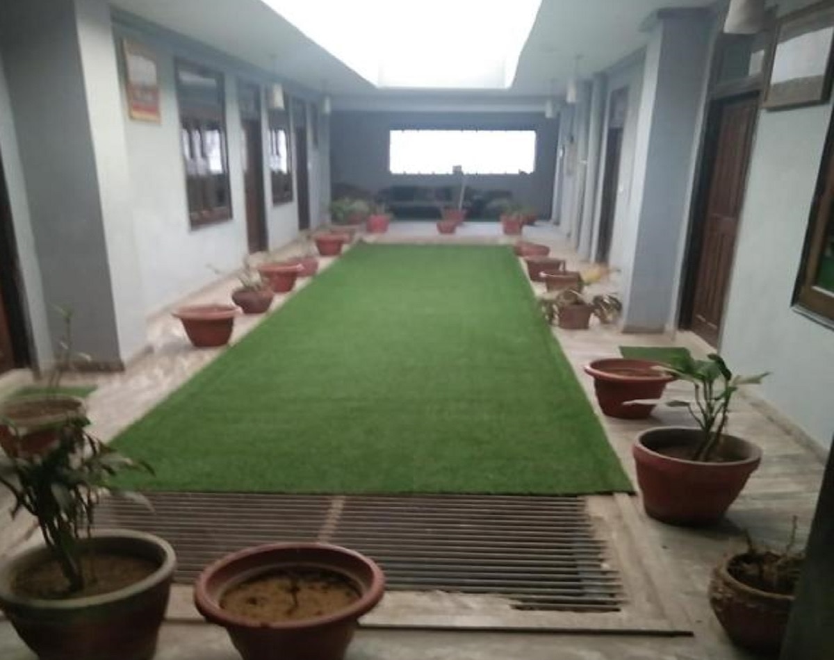 Shri Sai Cottage Mahipalpur - Tap to explore photos