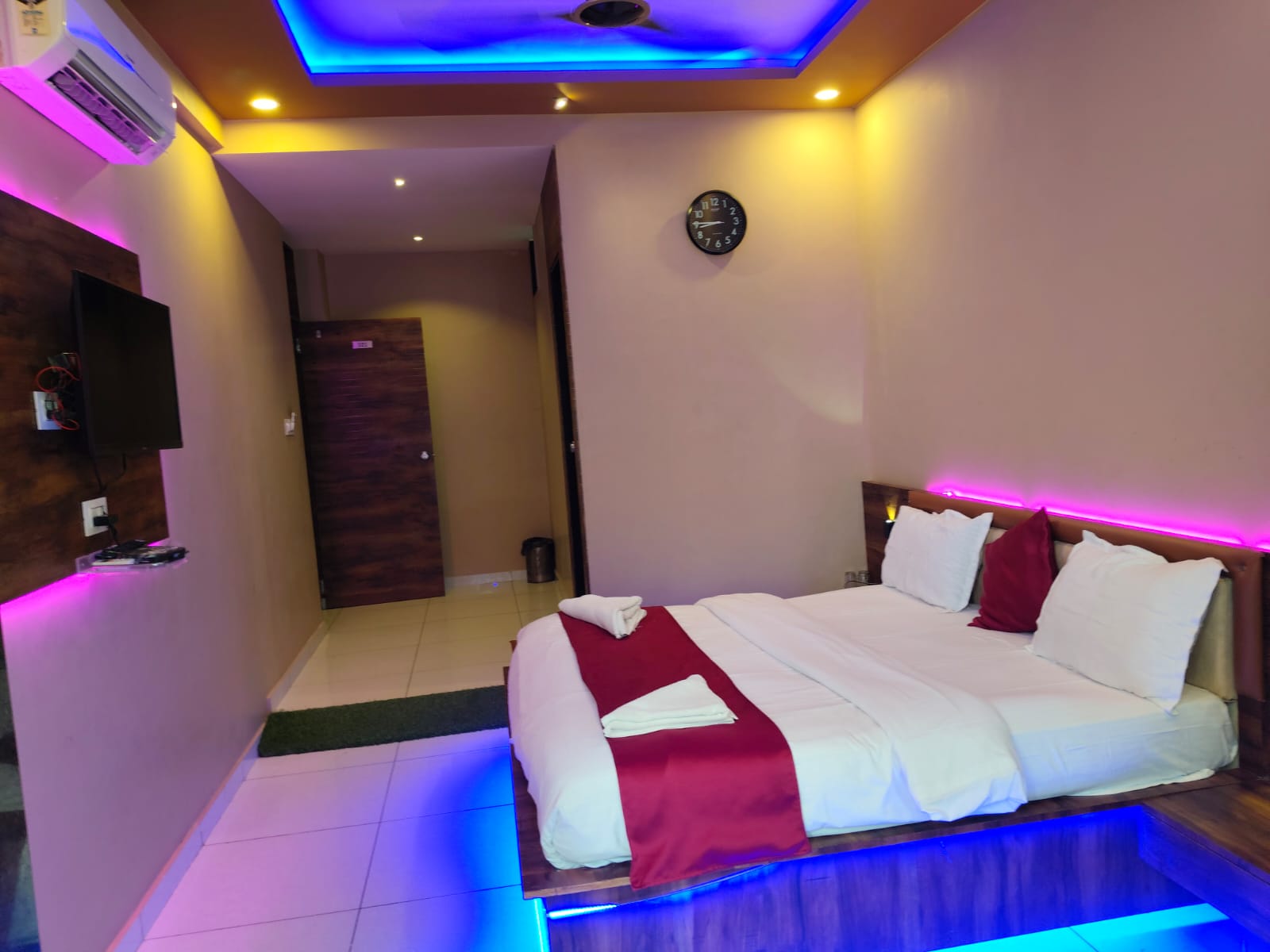 HOTEL ROYAL MANSION SOMNATH - Tap to explore photos