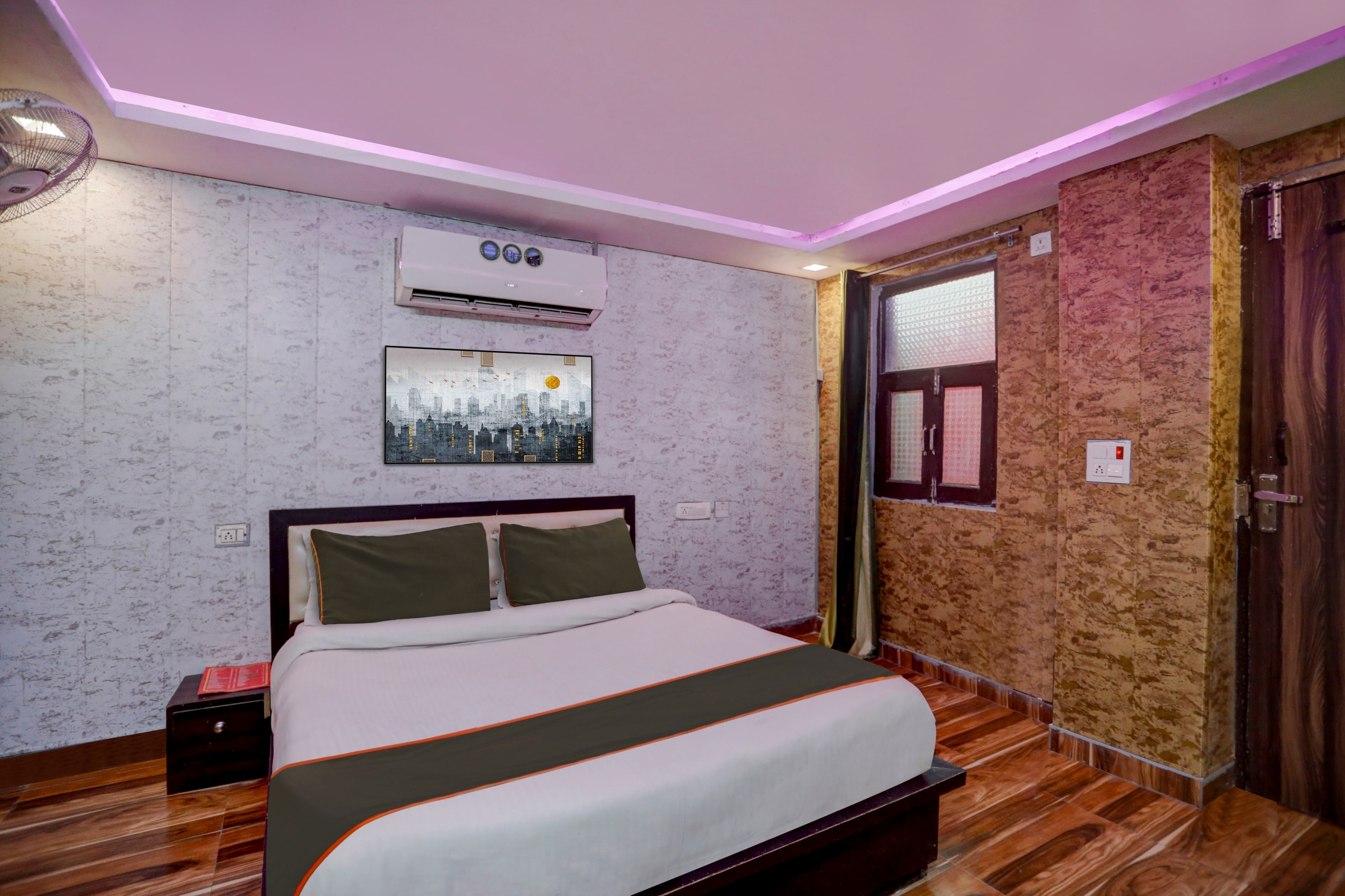 OYO 812081 HOTEL TERRENE EMPIRE - Tap to explore photos