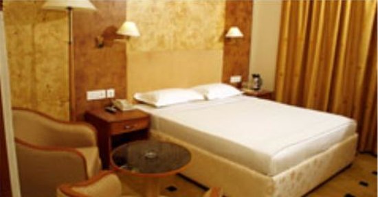 Hotel Bessota International - Tap to explore photos