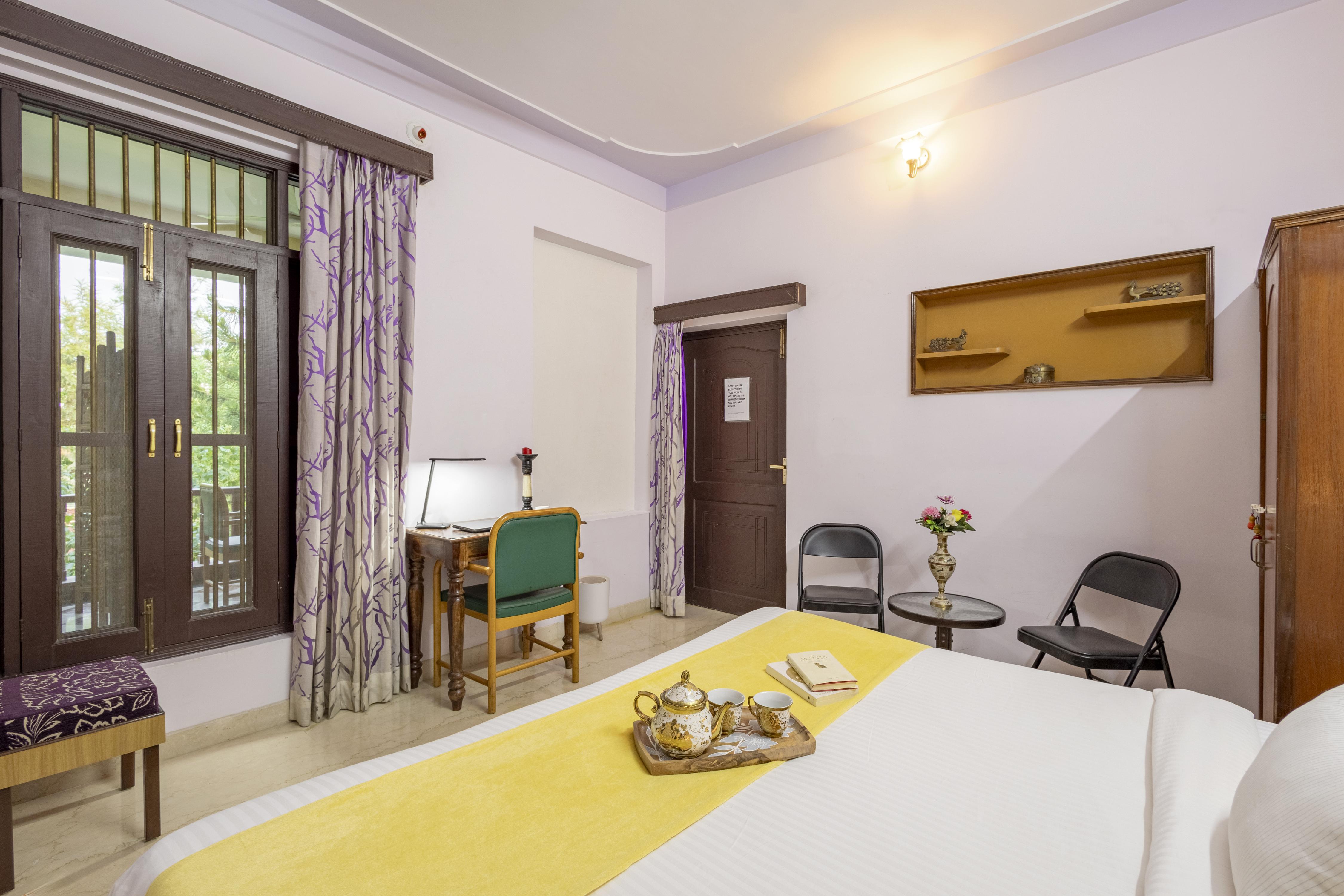 Alaya Stays Abhimanyu Mansion Emerald |1 Room With Common Outdoor Dining & Garden - Tap to explore photos