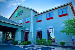 Holiday Inn Express Hotel & Suites Olathe North, Atchison