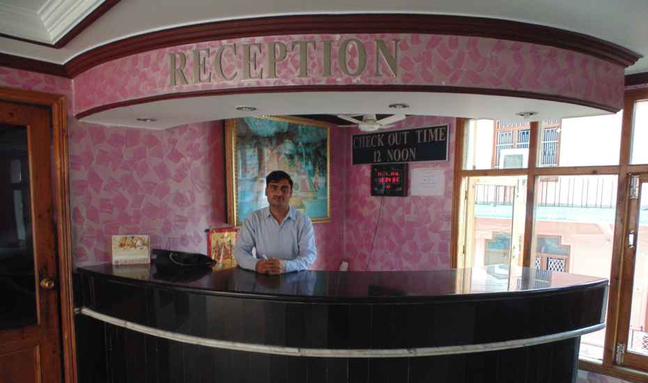 hotel jamuna palace - Tap to explore photos