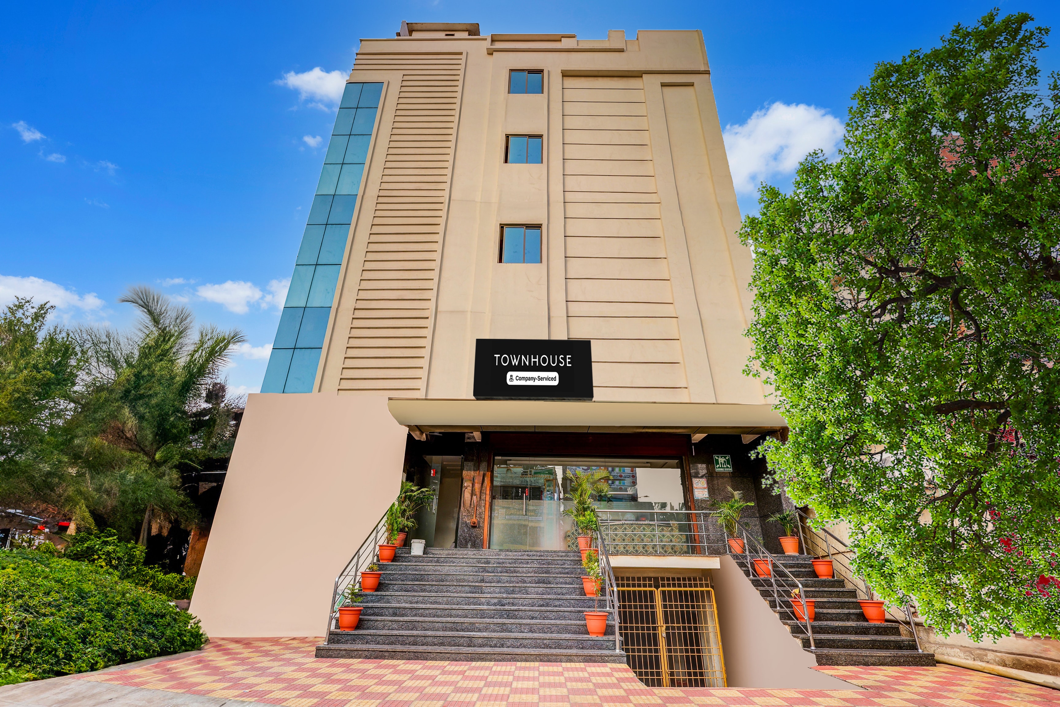Super Townhouse Gajuwaka Centre - Tap to explore photos