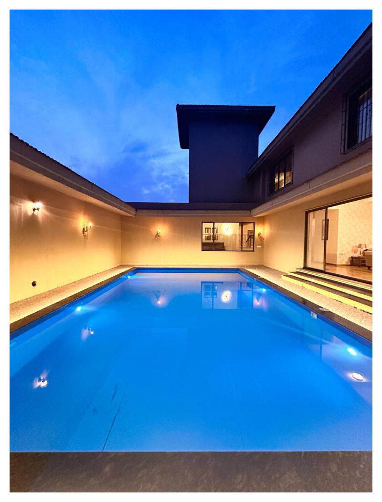Social Villa 6BHK with Pvt Pool - Tap to explore photos