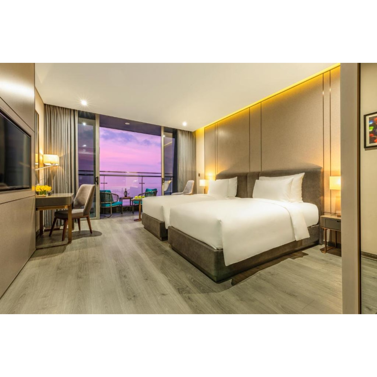 Le Sands Oceanfront Danang Hotel - Tap to explore photos