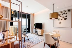 ELIVAAS Curated Stunning 1BR with Marina View And Beach Access, Dubai