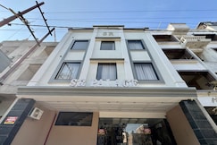 SR Palace, Vrindavan