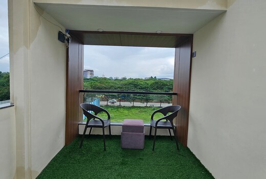 Andaz Downtown C VijayNagar 1Bhk Penthouse ByHyphn