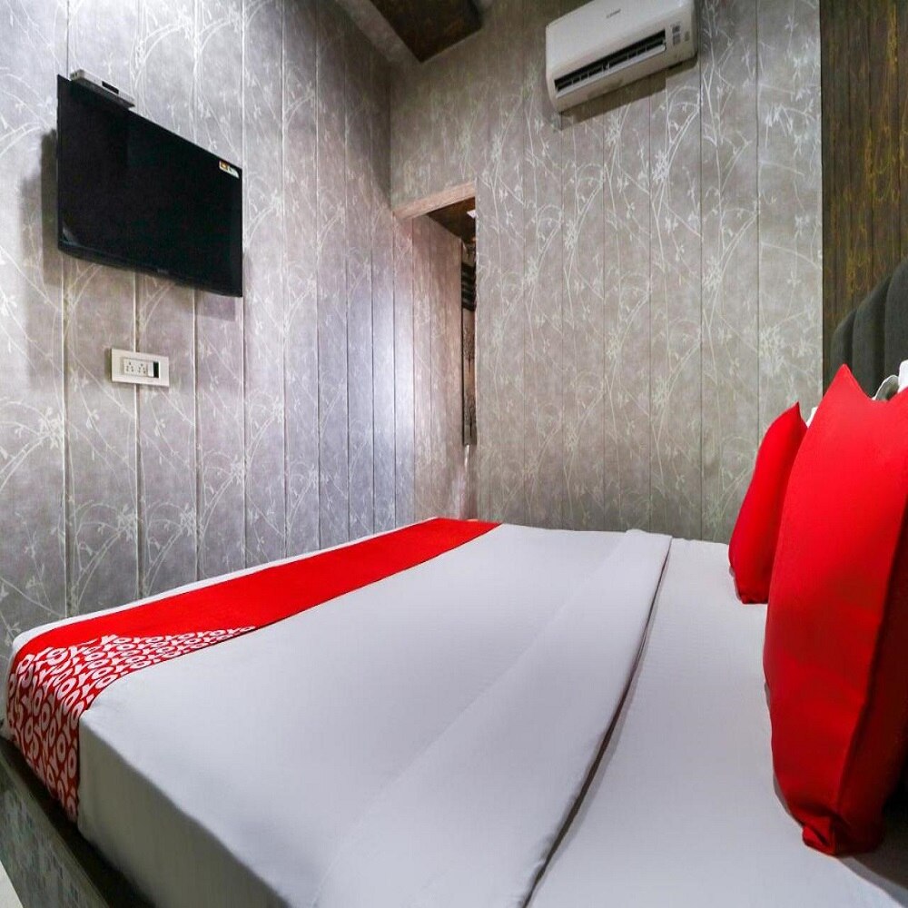 Bachan's Guest house - Tap to explore photos
