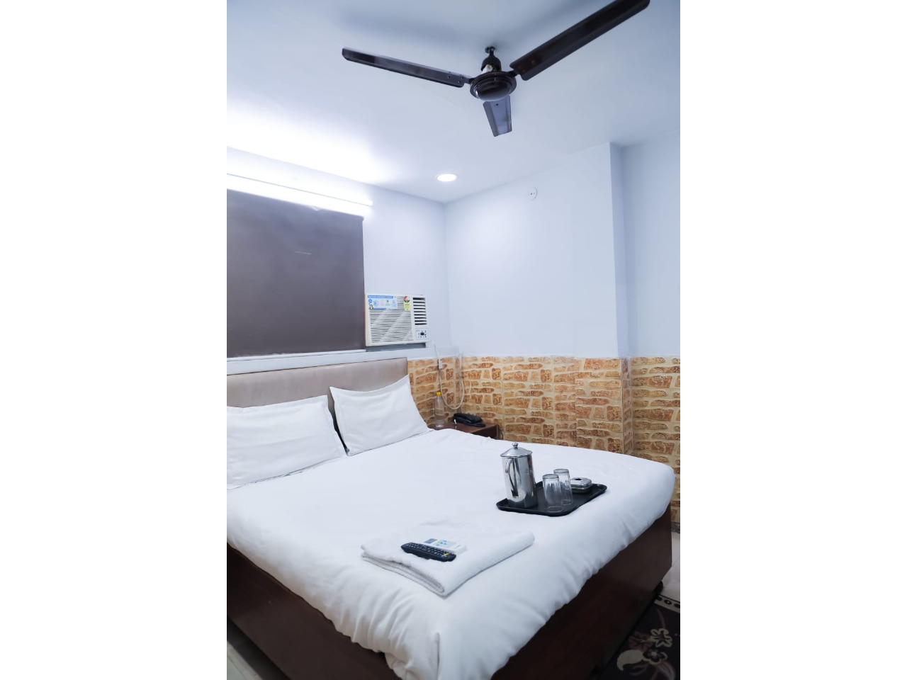 Hotel Mannat Inn - Tap to explore photos